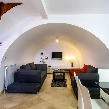 Luan Old Town By Duhomes