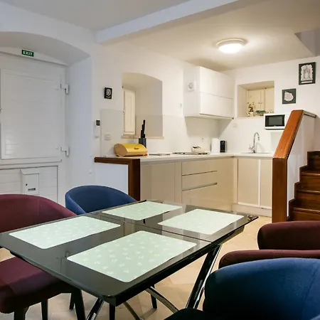 Apartman Luan Old Town By Duhomes