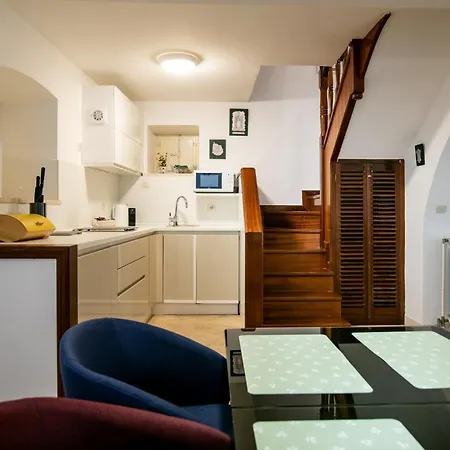 Apartman Luan Old Town By Duhomes