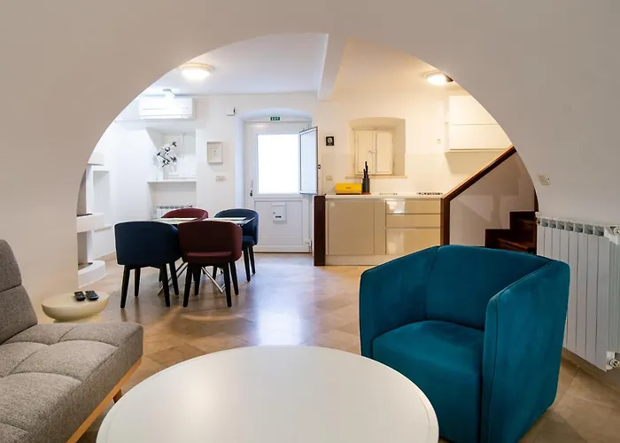 Apartman Luan Old Town By Duhomes *