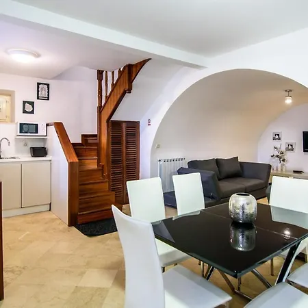 Luan Old Town By Duhomes Apartman *