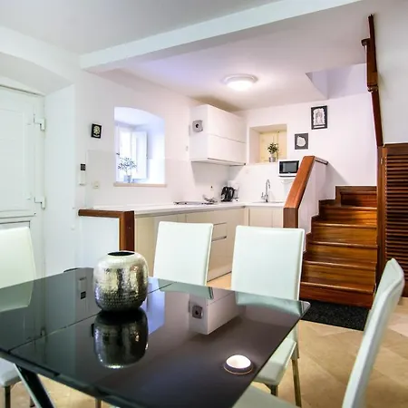 Apartament Luan Old Town By Duhomes